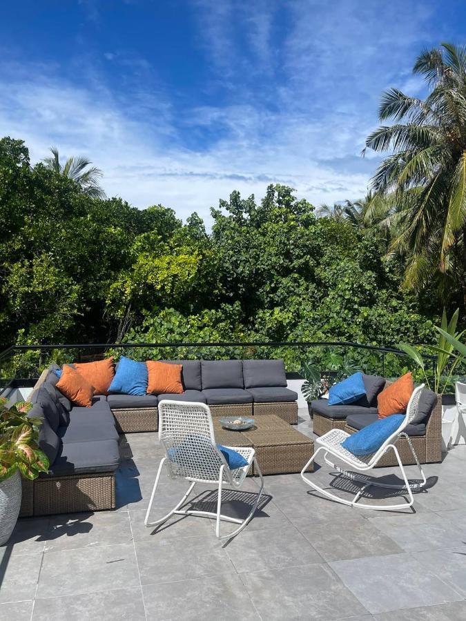 Unwind Dhigurah Hotel Дхигура Екстериор снимка